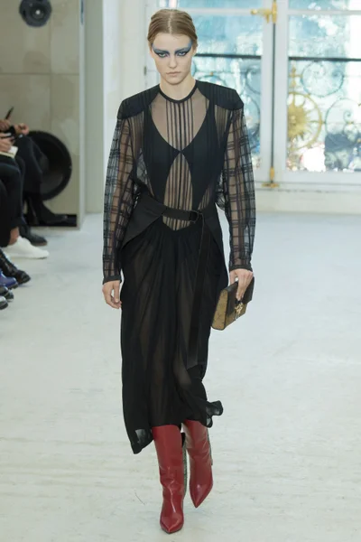 Look 33